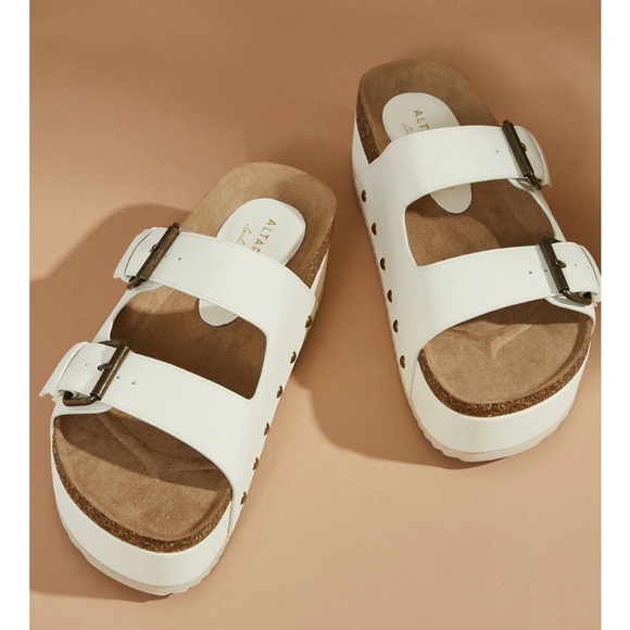 New with tags Altar’d State Serenna Platform Sandals - Picture 3 of 5